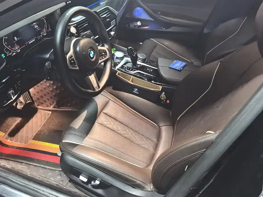 BMW 5 Series 2022 525Li M Sport Package фото 9
