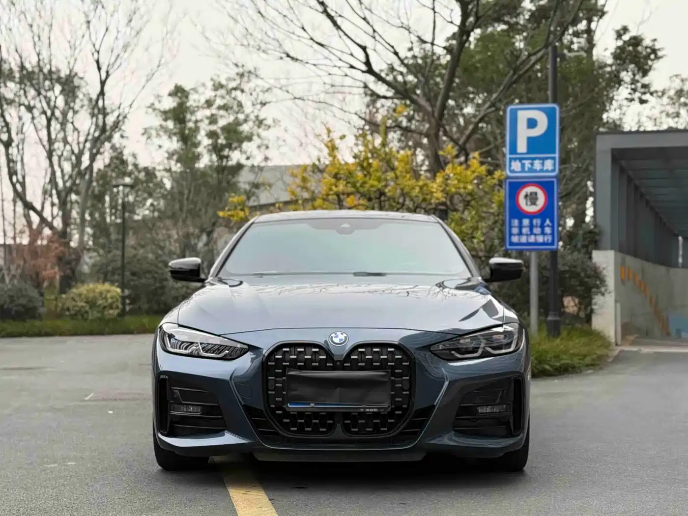BMW 4 Series 2023 425i M Sport Shadowline Package фото 2
