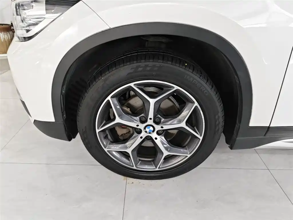 BMW X1 2018 sDrive18Li Premium Model фото 23