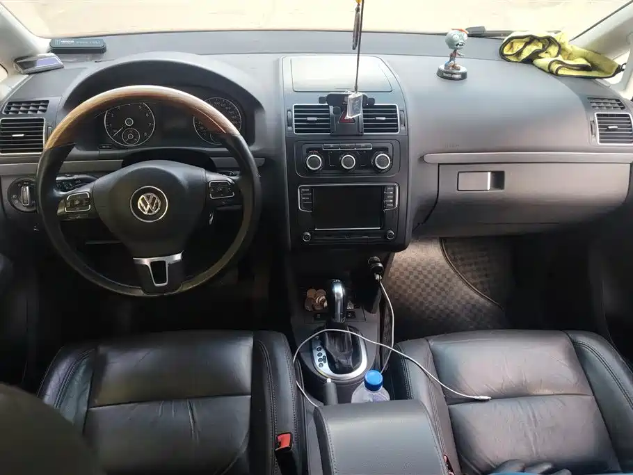 Volkswagen Touran 2015 1.4T DSG Comfort Edition 5-seater фото 12
