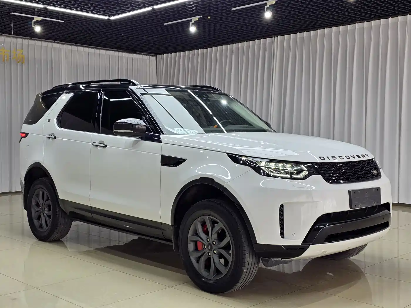 Land Rover Discovery 2018 3.0 SC V6 SE фото 3