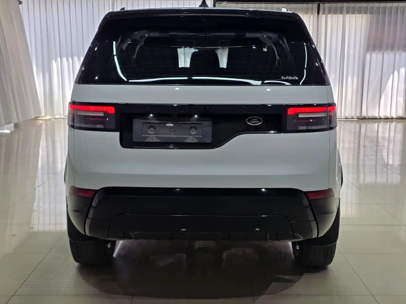 Land Rover Discovery 2018 3.0 SC V6 SE фото 6