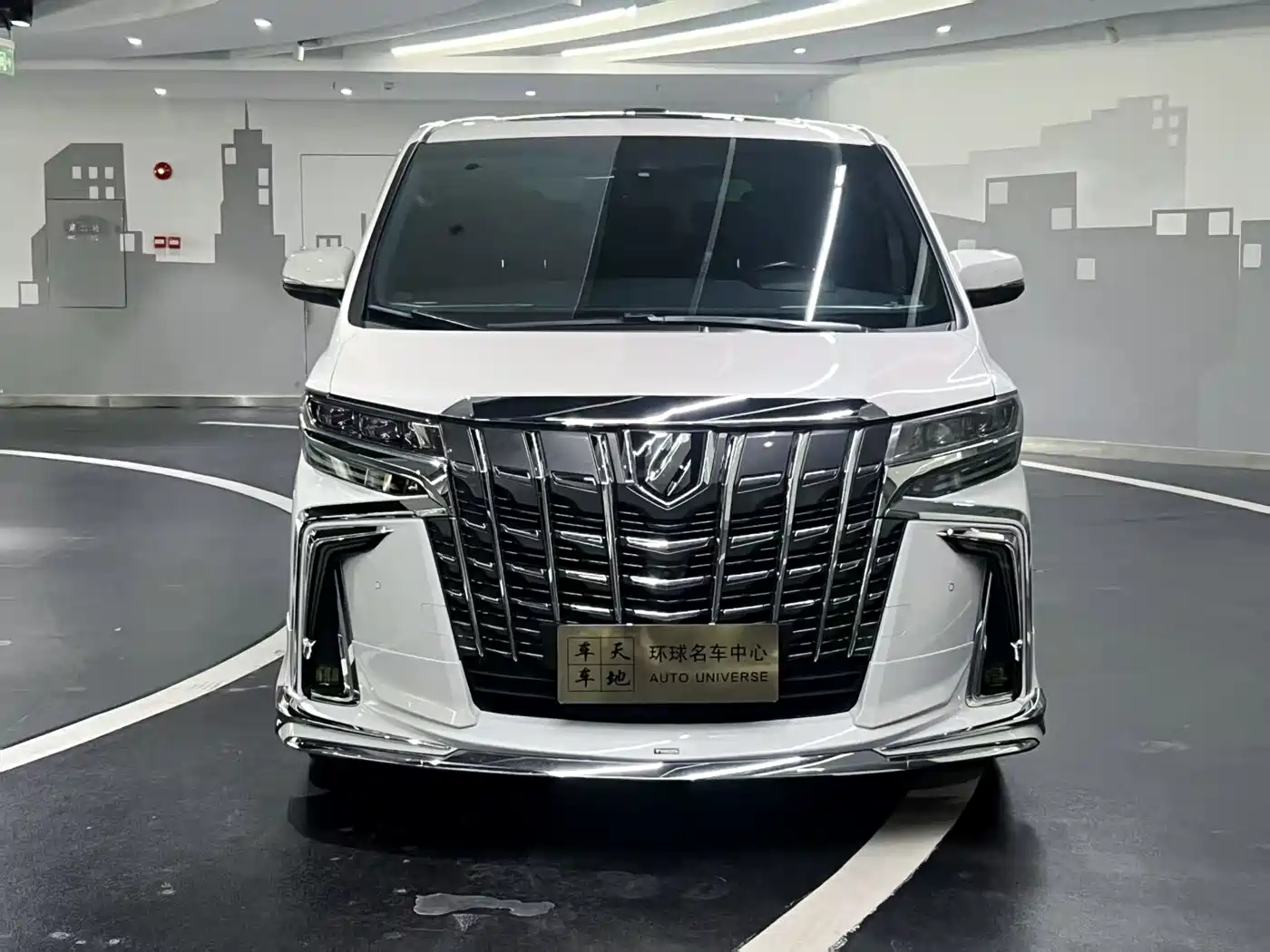 Toyota Alphard 2019 Hybrid 2.5L Premium Edition фото 2
