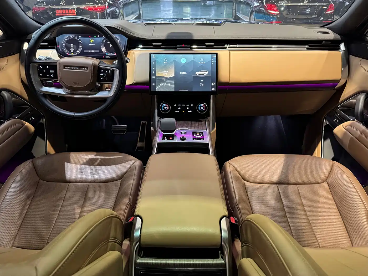 Land Rover Range Rover 2023 3.0 L6 400PS Golden Age 7-Seater Long Wheelbase фото 4