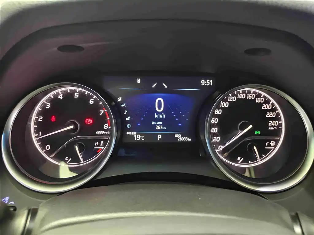 Toyota Camry 2021 2.0G Luxury Edition фото 18