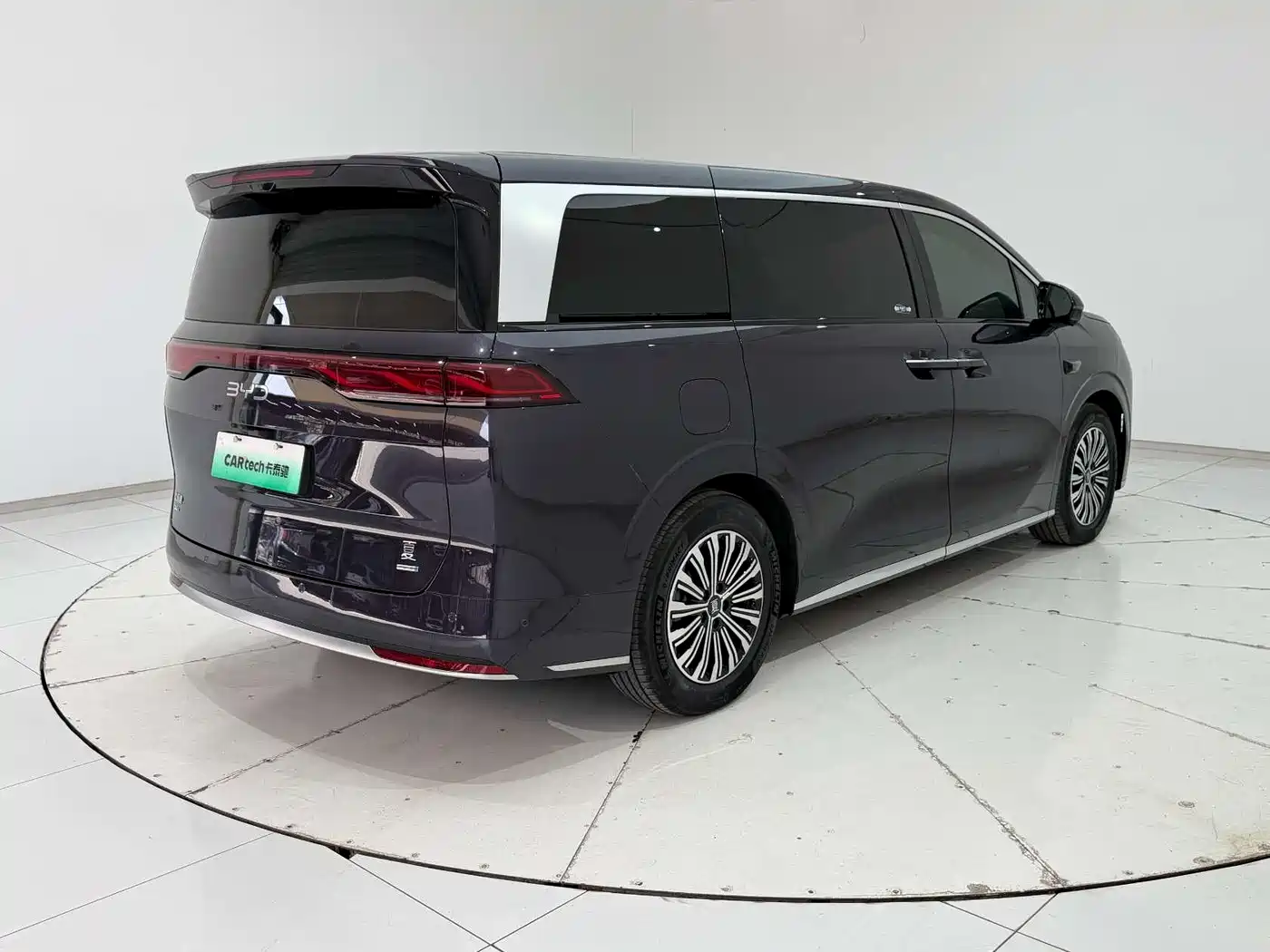 BYD Xia 2025 DM-i 1.5T 180km Excellence фото 8