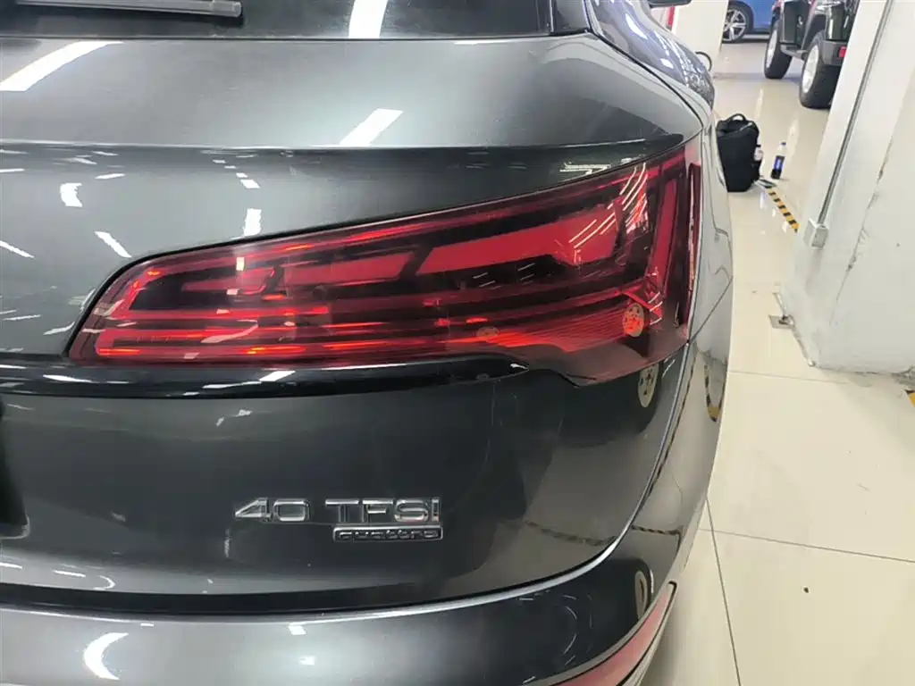 Audi Q5L 2022 40T Luxury Dynamic фото 8