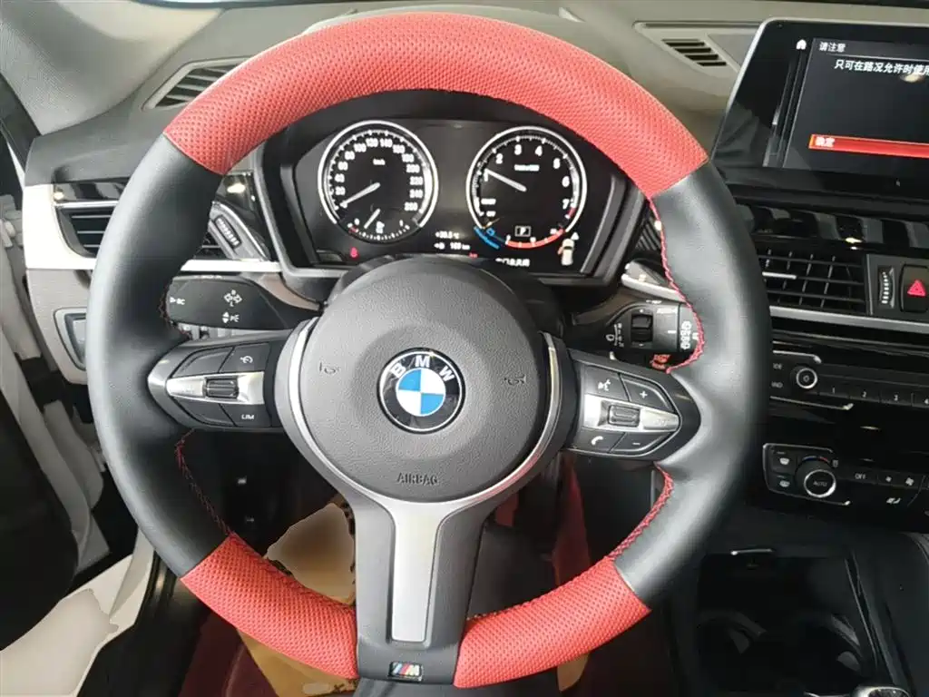 BMW X1 2022 sDrive25Li Leading фото 11
