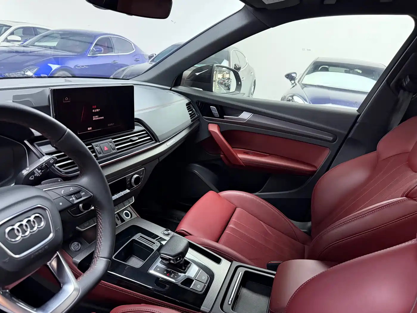 Audi Q5L 2024 Model 40 TFSI Luxury Dynamic фото 5