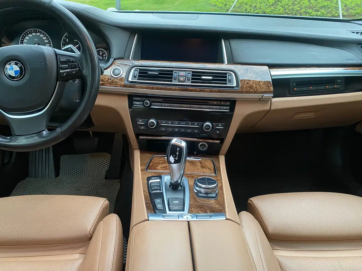 BMW 7 Series 2013 740Li Hybrid Edition фото 6