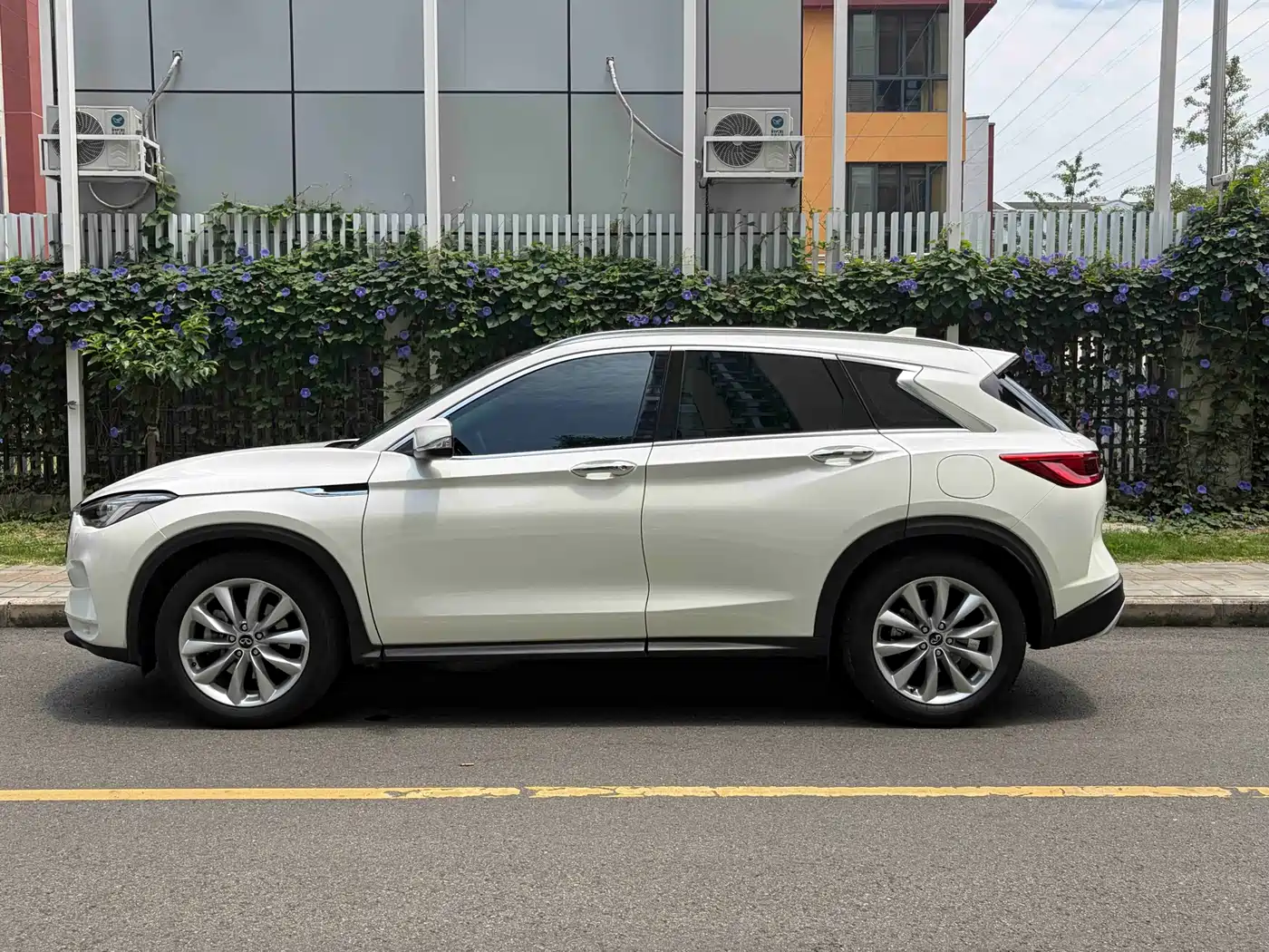 Infiniti QX50 2018 2.0T 2WD Fashion Edition фото 3