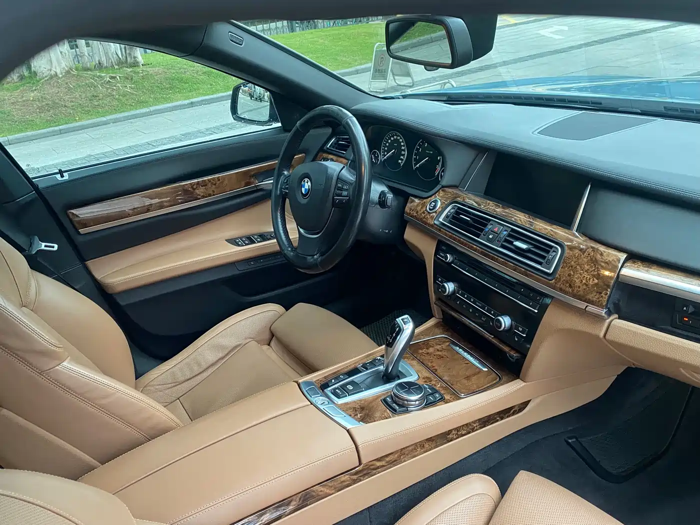 BMW 7 Series 2013 740Li Hybrid Edition фото 18