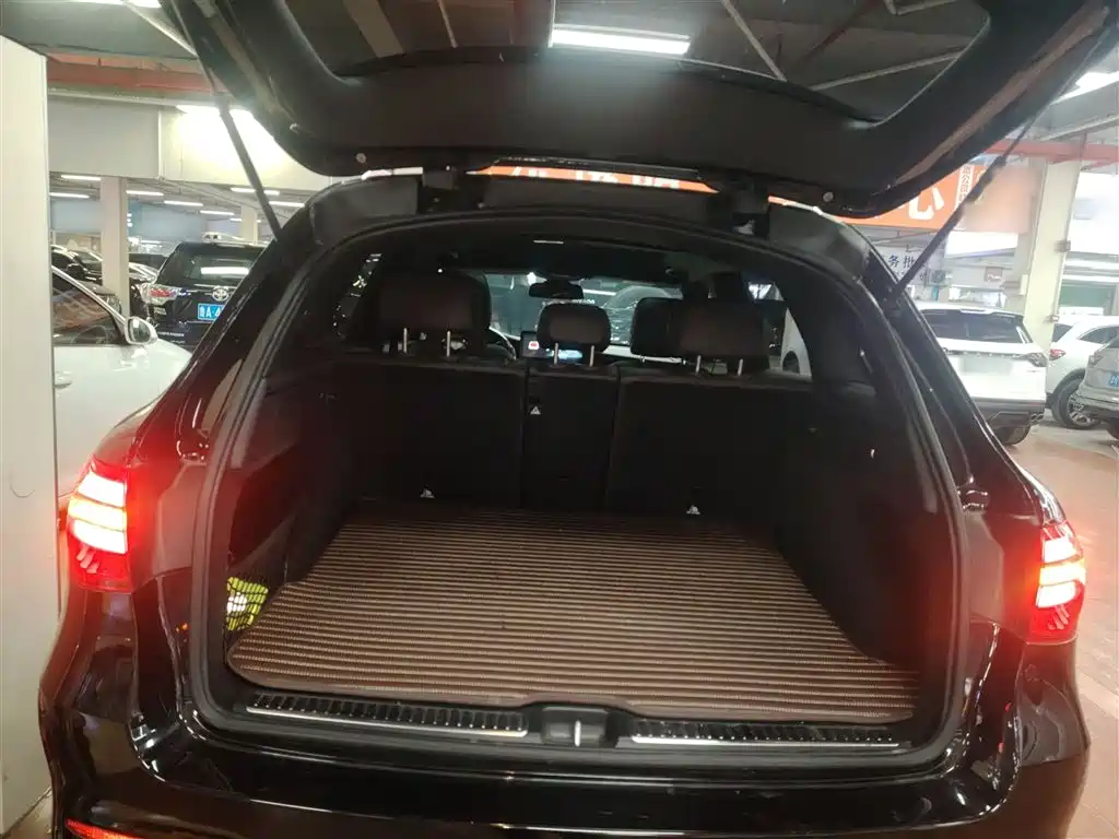 Mercedes-Benz GLC 2018 Facelift GLC 260 4MATIC Dynamic фото 19