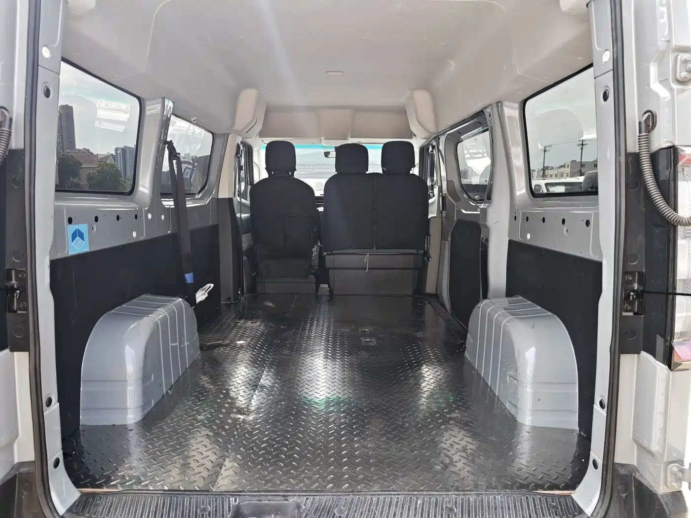 Yuan Cheng Farizon Super VAN 2025 2025 Smart Wealth Edition Short Wheelbase Medium Roof 68kWh Smart Core