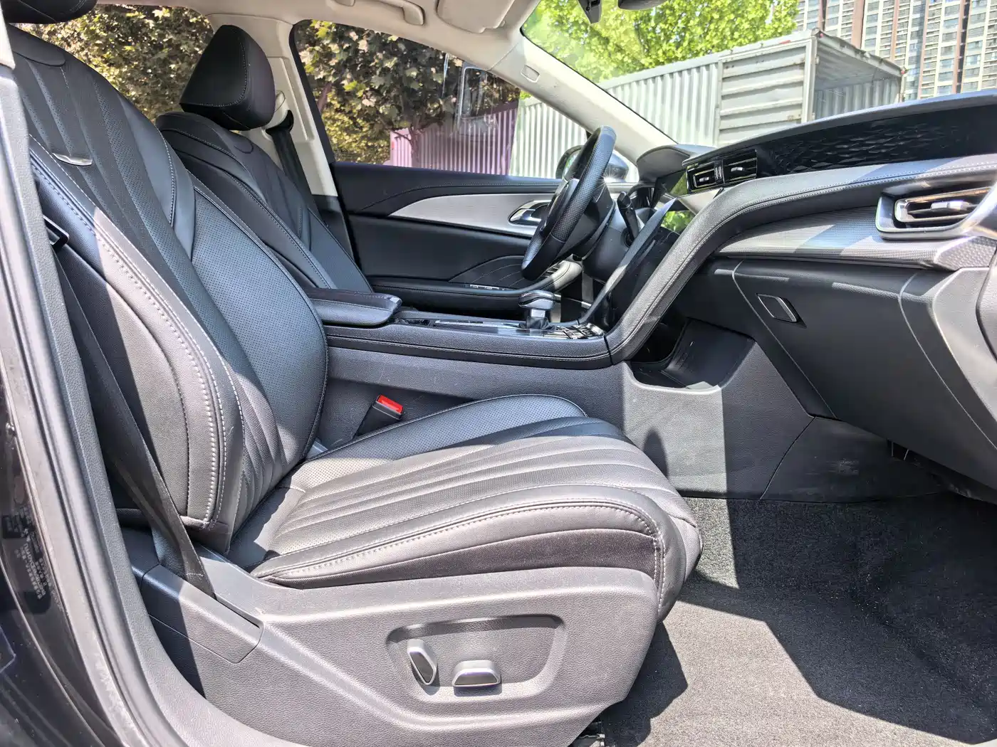 Hongqi H5 2024 1.5T DCT Smart Connect Flag Rhythm Edition фото 26