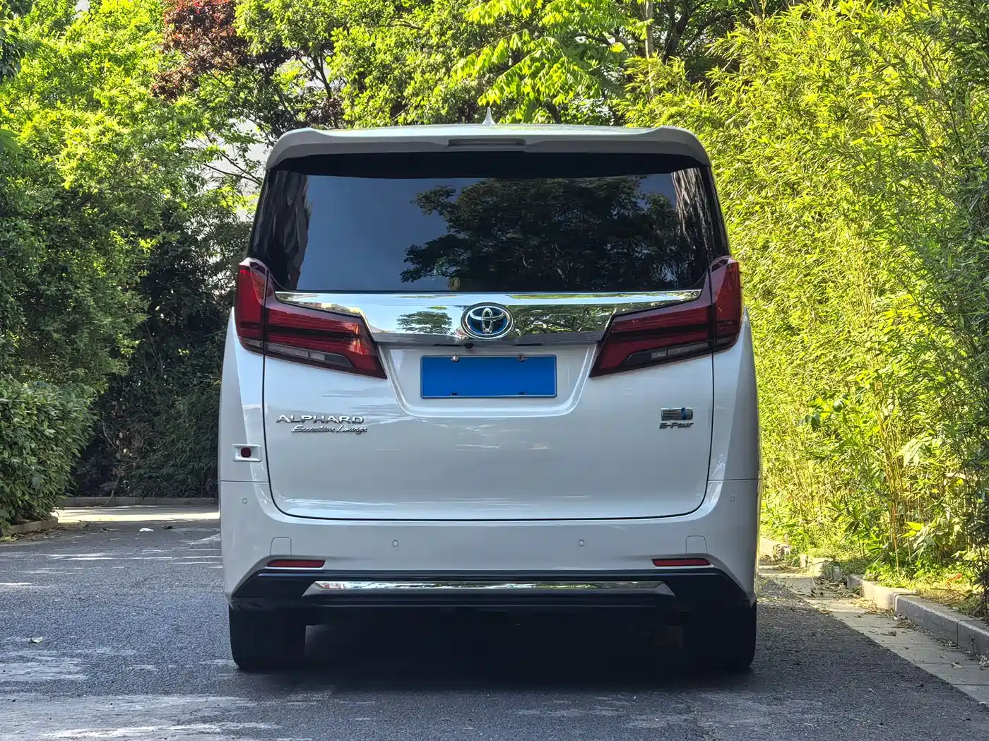 Toyota Alphard 2021 Hybrid 2.5L Premium фото 3