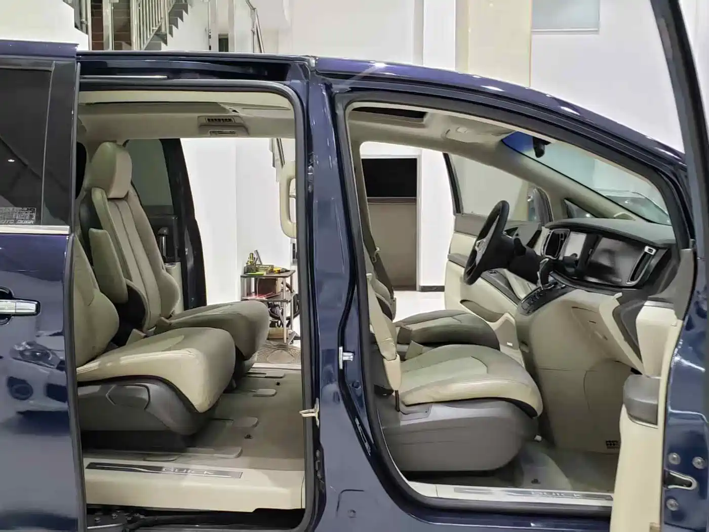 Buick GL8 2011 3.0L GT Luxury Business Elegance Edition фото 8