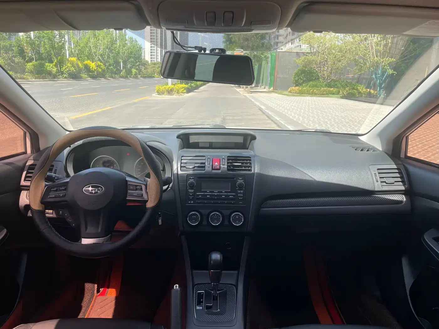 Subaru XV 2012 2.0i Luxury Edition фото 7