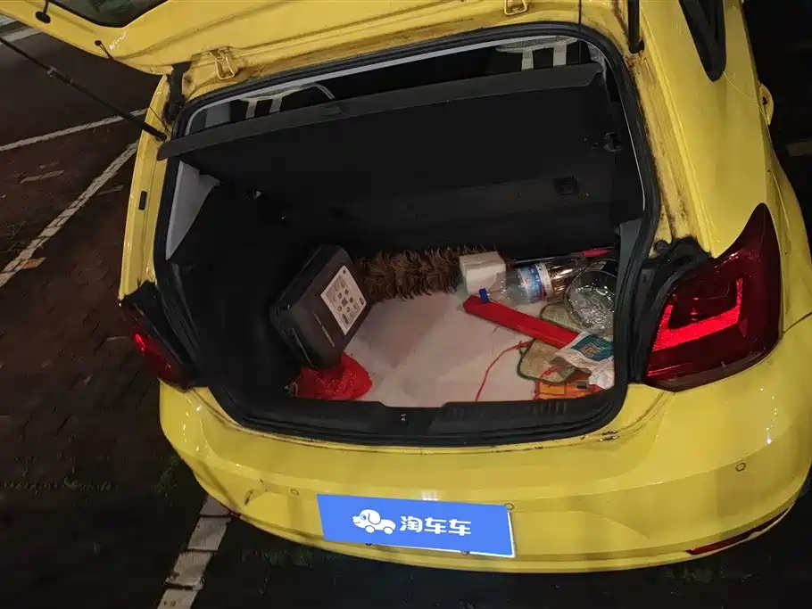 Volkswagen Polo 2014 1.6L Automatic Comfort Edition фото 4