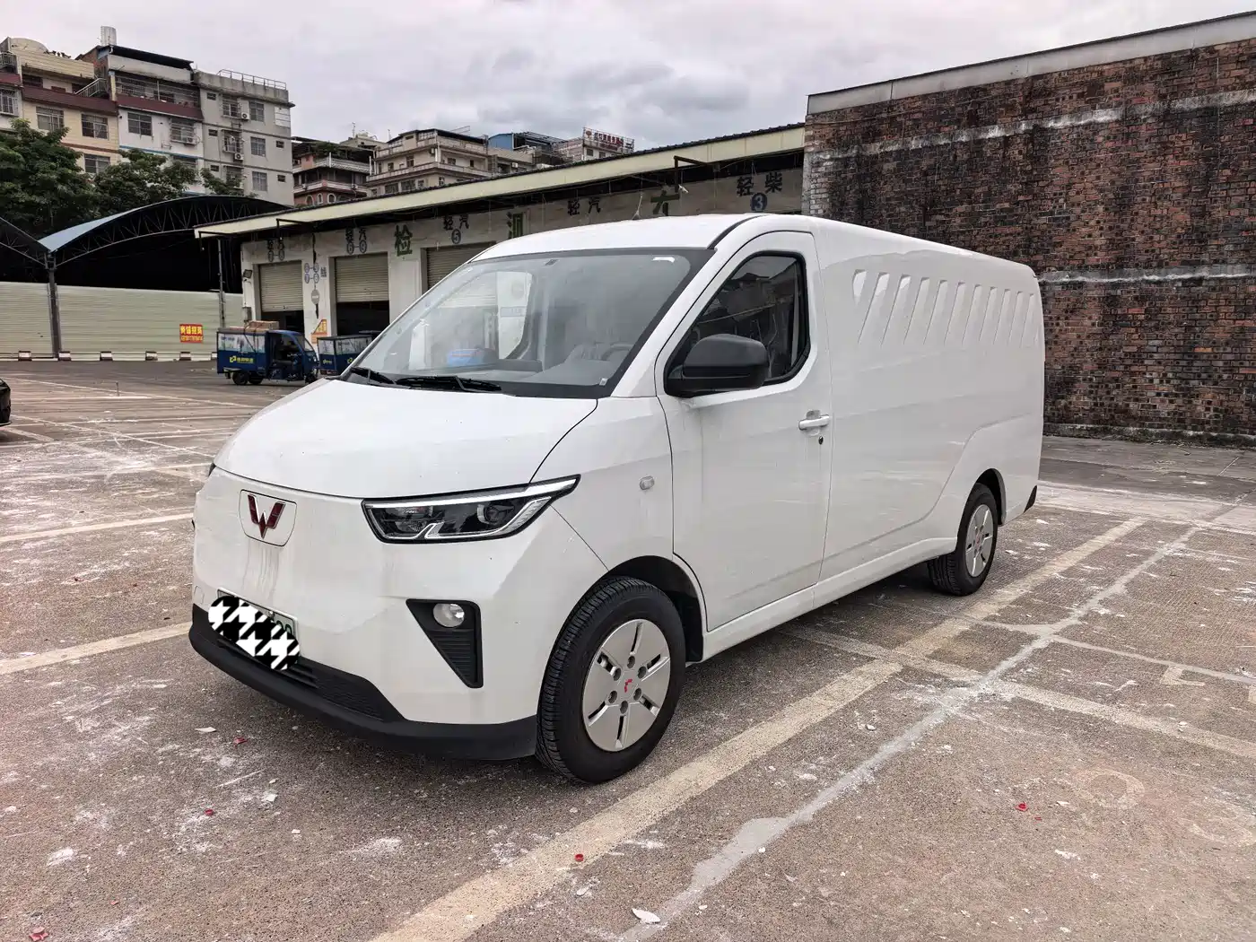 Wuling Motors Wuling Yangguang 2026 2026 Model 300km Window-Sealed Comfort Version