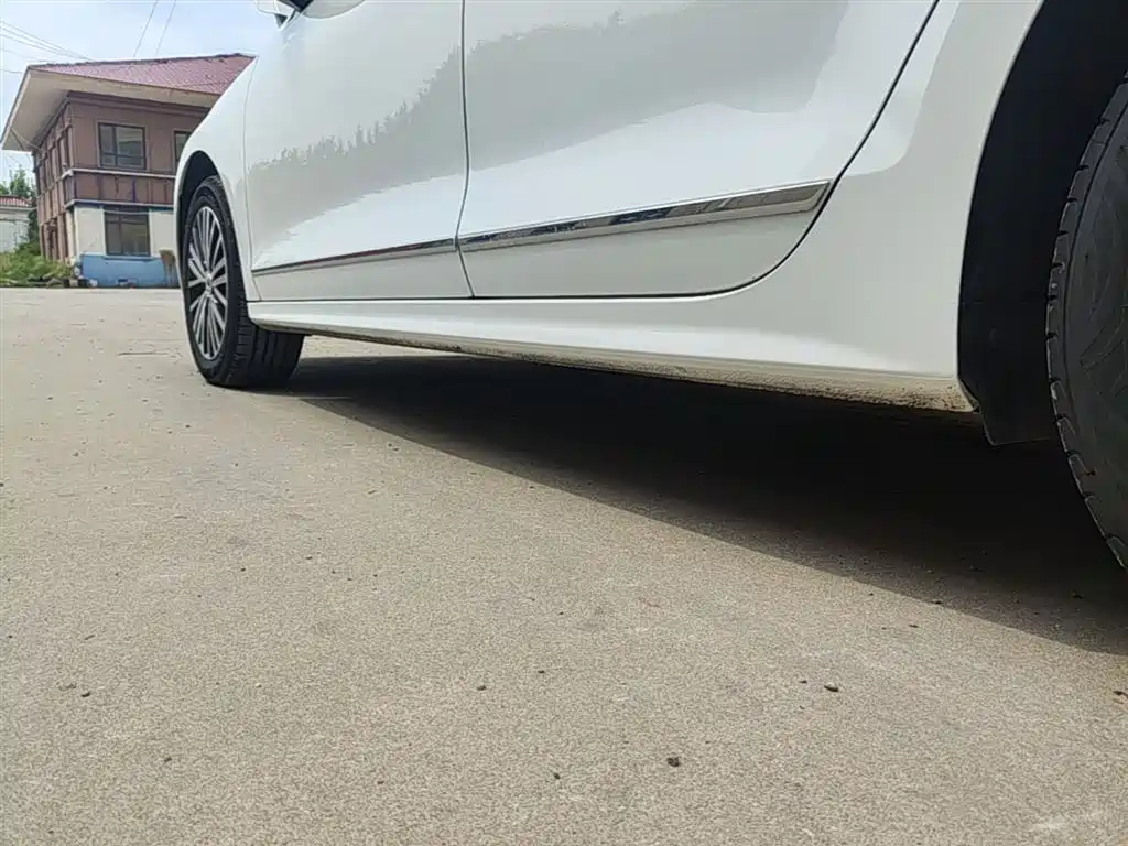 Volkswagen Sagitar 2017 230TSI Automatic Luxury фото 22