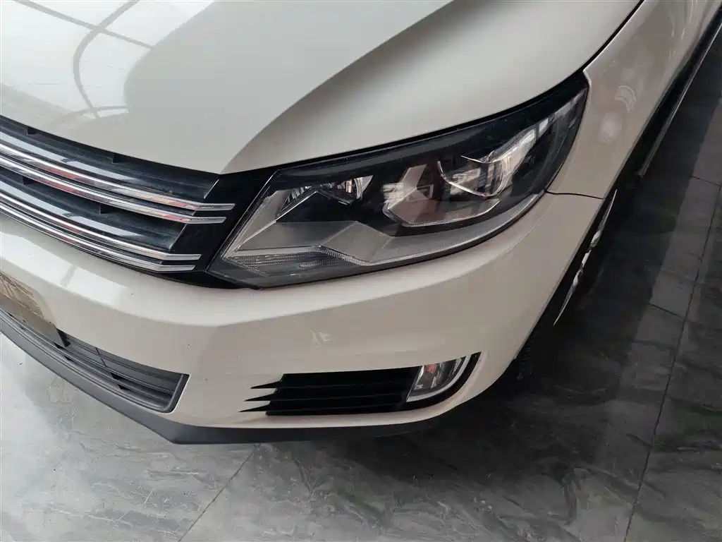 Volkswagen Tiguan 2015 1.8TSI Automatic 2WD Trendline фото 24