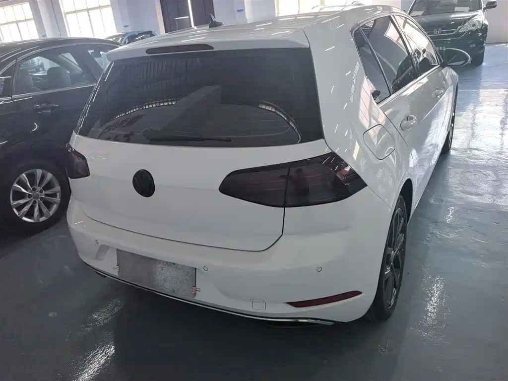 Volkswagen Golf 2020 Beloved Edition 280TSI DSG Comfort фото 12