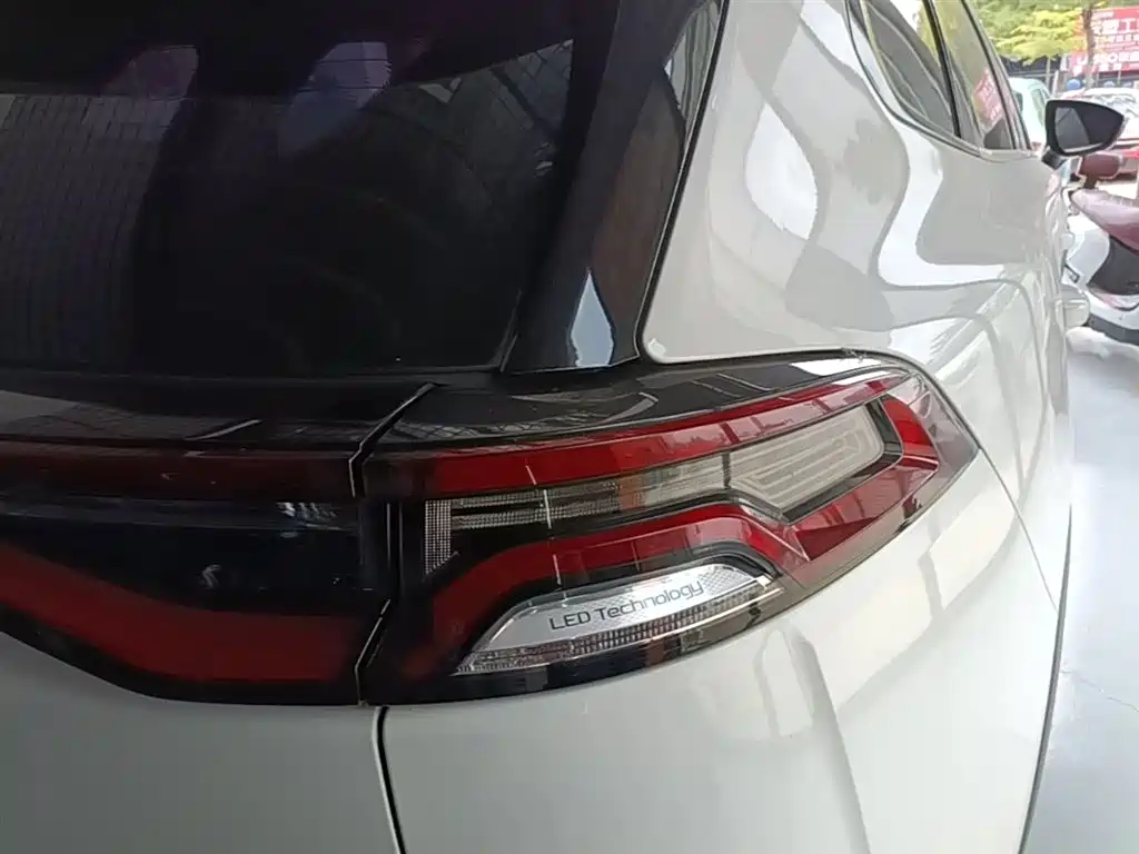 BYD Tang 2018 2.0T Automatic Smart Connection Honor Edition 7-Seater China V фото 8