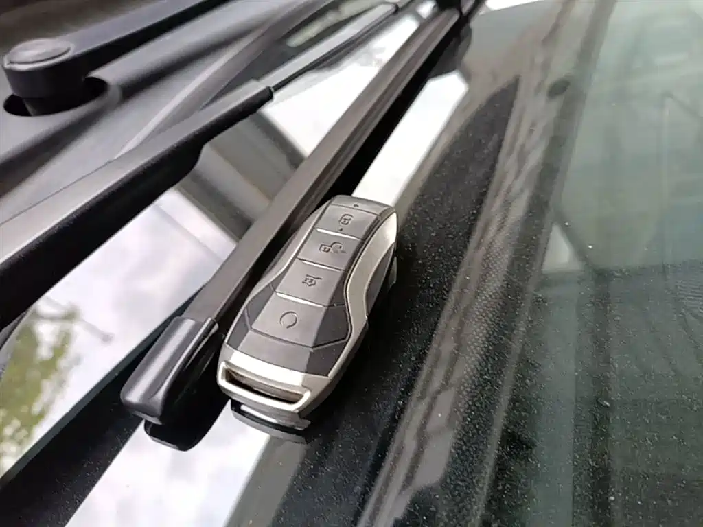 BYD Tang 2018 2.0T Automatic Smart Connection Honor Edition 7-Seater China V фото 9