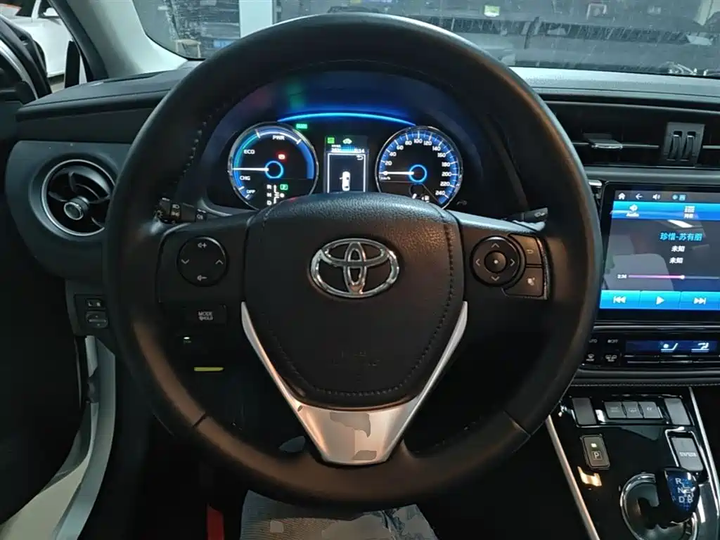 Toyota Corolla Twin Engine E+ 2019 1.8L E-CVT Leading Edition фото 11