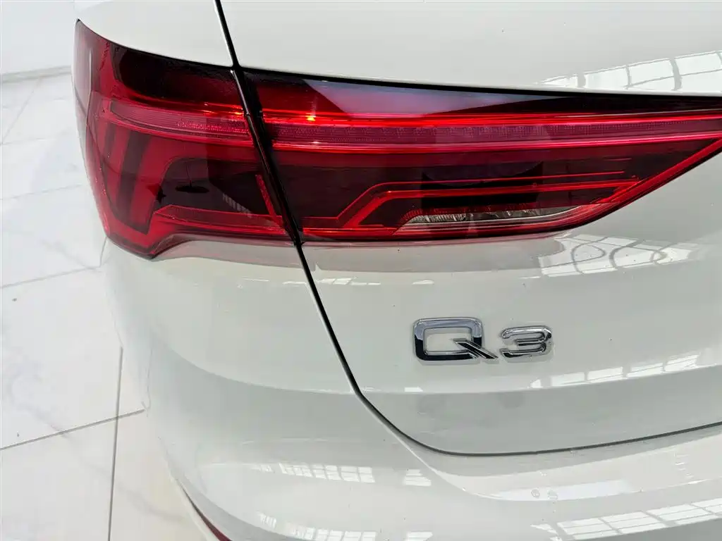 Audi Q3 2024 35 TFSI Fashion Sport фото 14