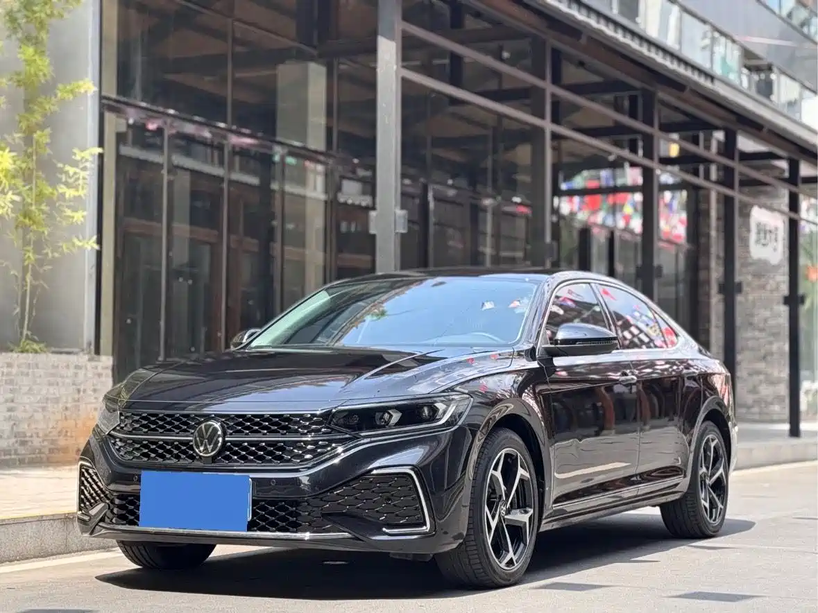 Volkswagen Passat 2023 330TSI Starlight Elite Edition