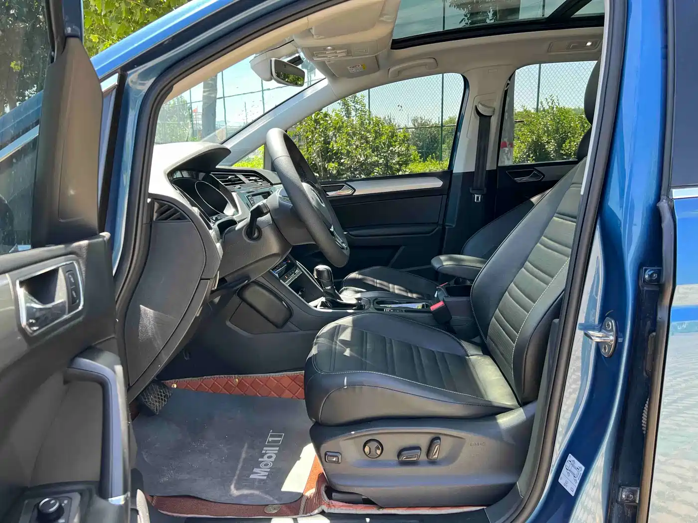 Volkswagen Touran 2021 Touran L 280TSI DSG Cross Luxury 6-Seater фото 8
