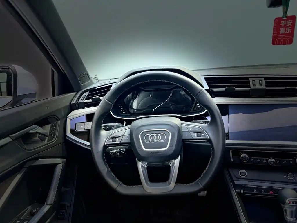 Audi Q3 2024 35 TFSI Fashion Sport фото 13