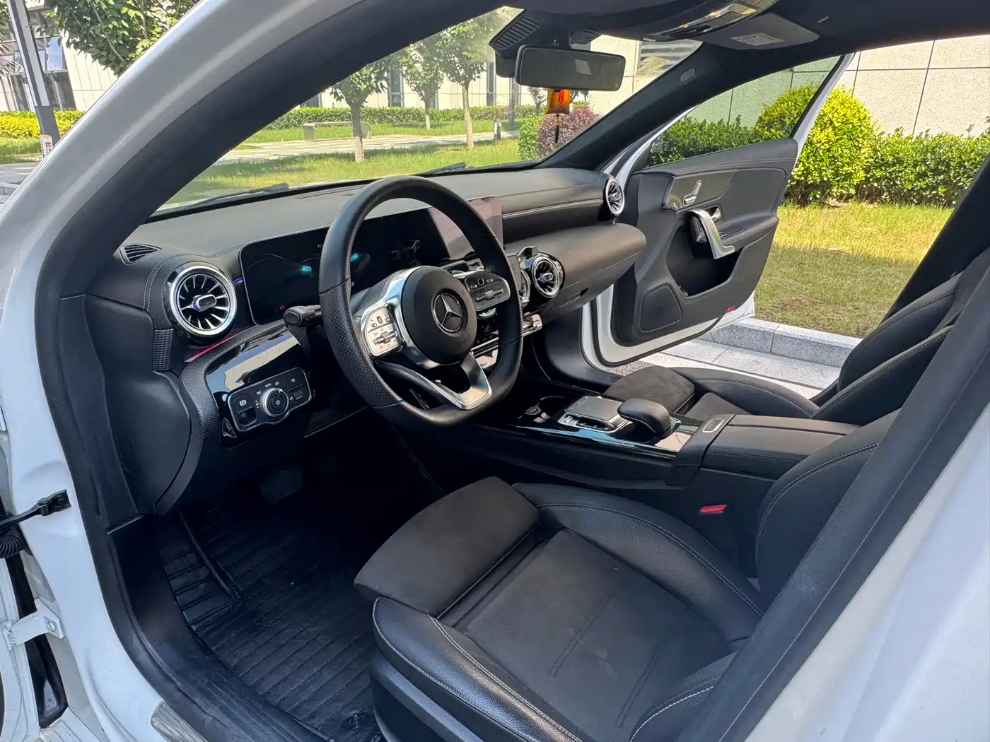 Mercedes-Benz A-Class 2019 A 200 L Sport Sedan фото 23