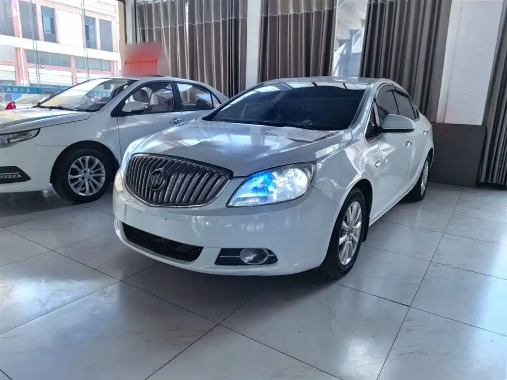Buick Excelle 2013 GT 1.6L Automatic Fashion Edition фото 2