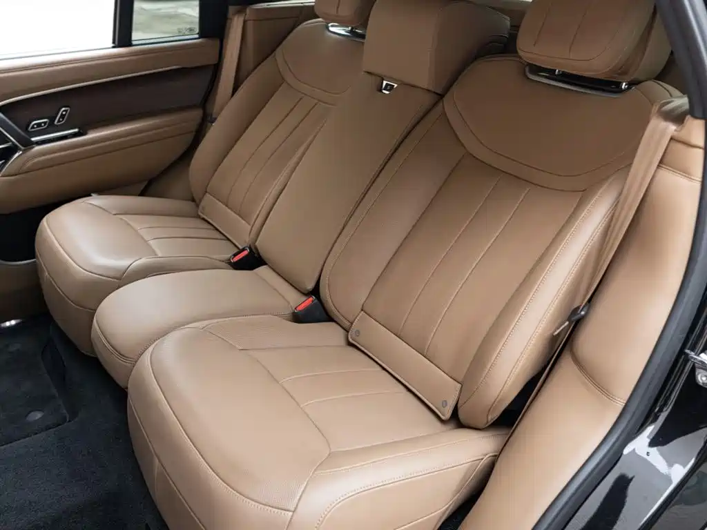 Land Rover Range Rover 2024 3.0 L6 400PS Genesis Extended фото 21
