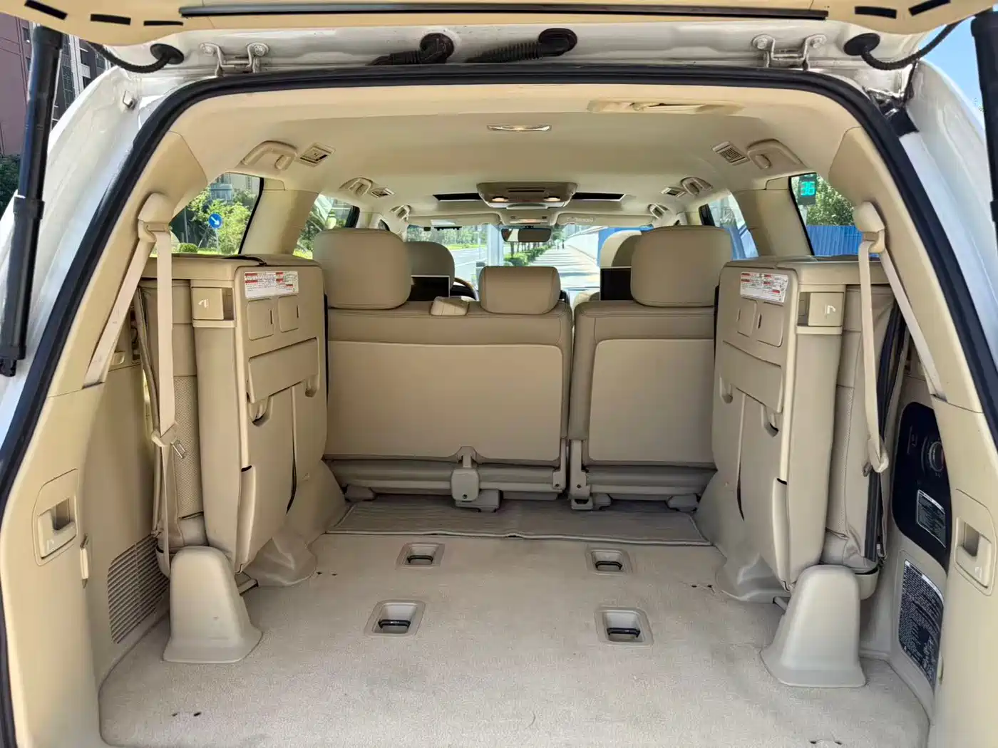 Toyota Land Cruiser (Import) 2015 4.6L V8 Middle East Limited Edition фото 8