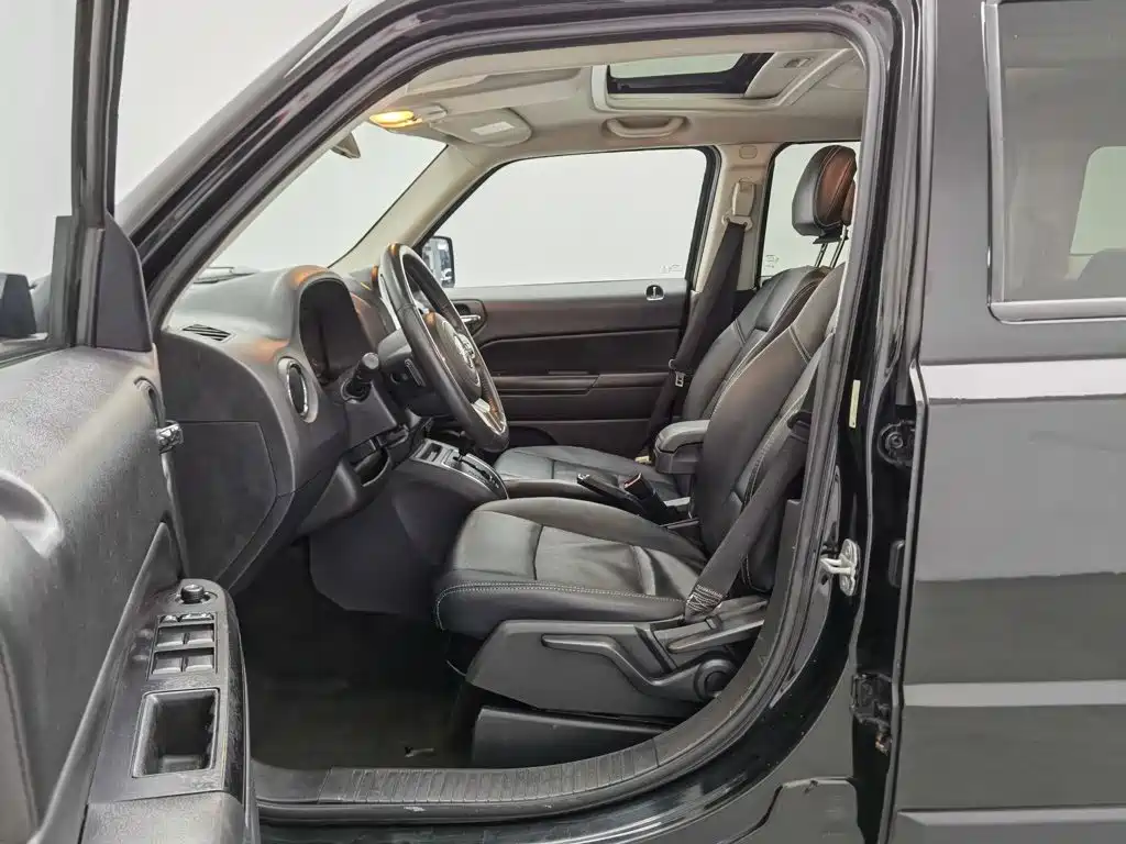 Jeep Patriot 2013 2014 2.4L Sport
