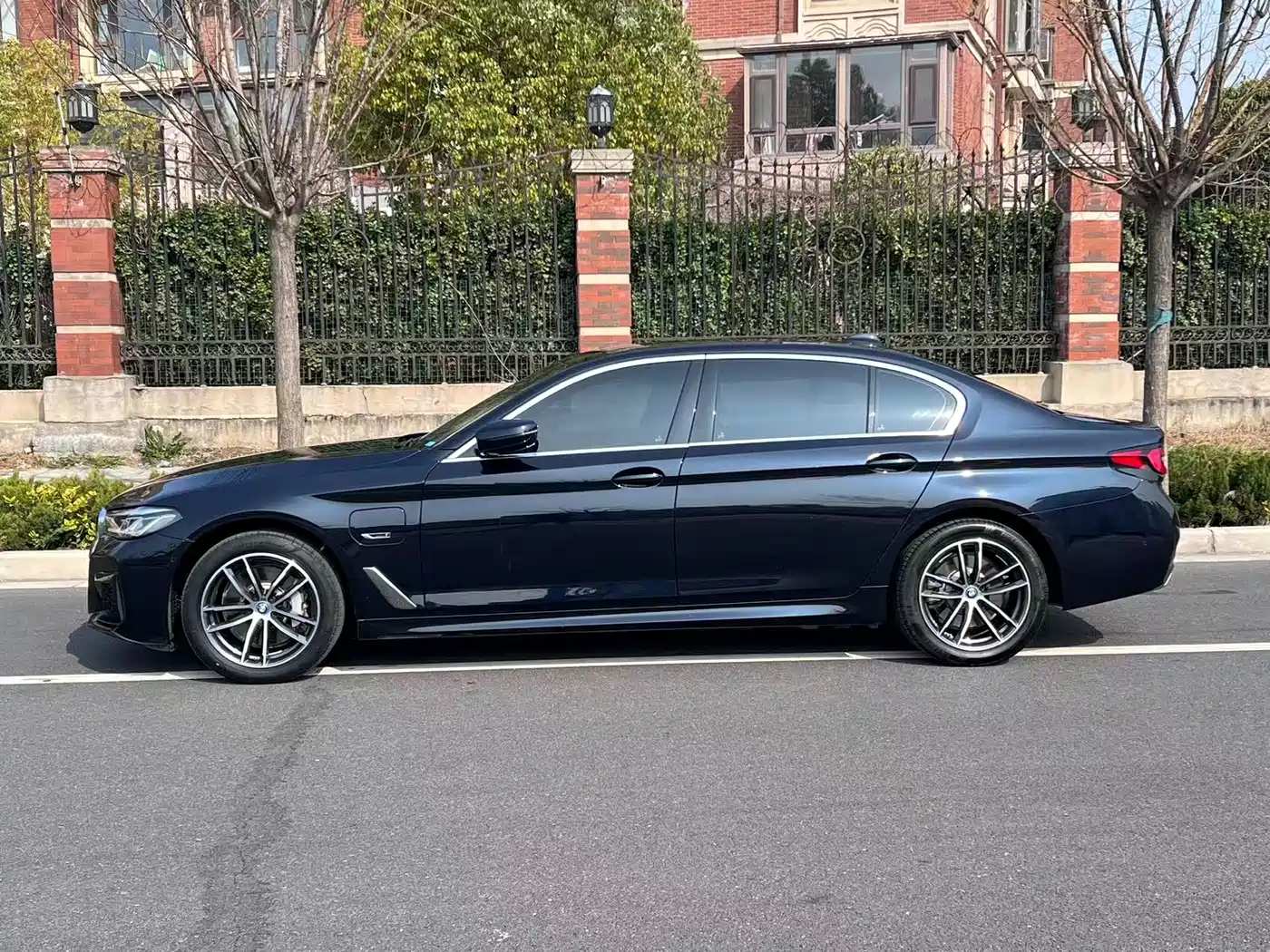 BMW 5 Series New Energy 2022 Facelift 535Le M Sport Package фото 2
