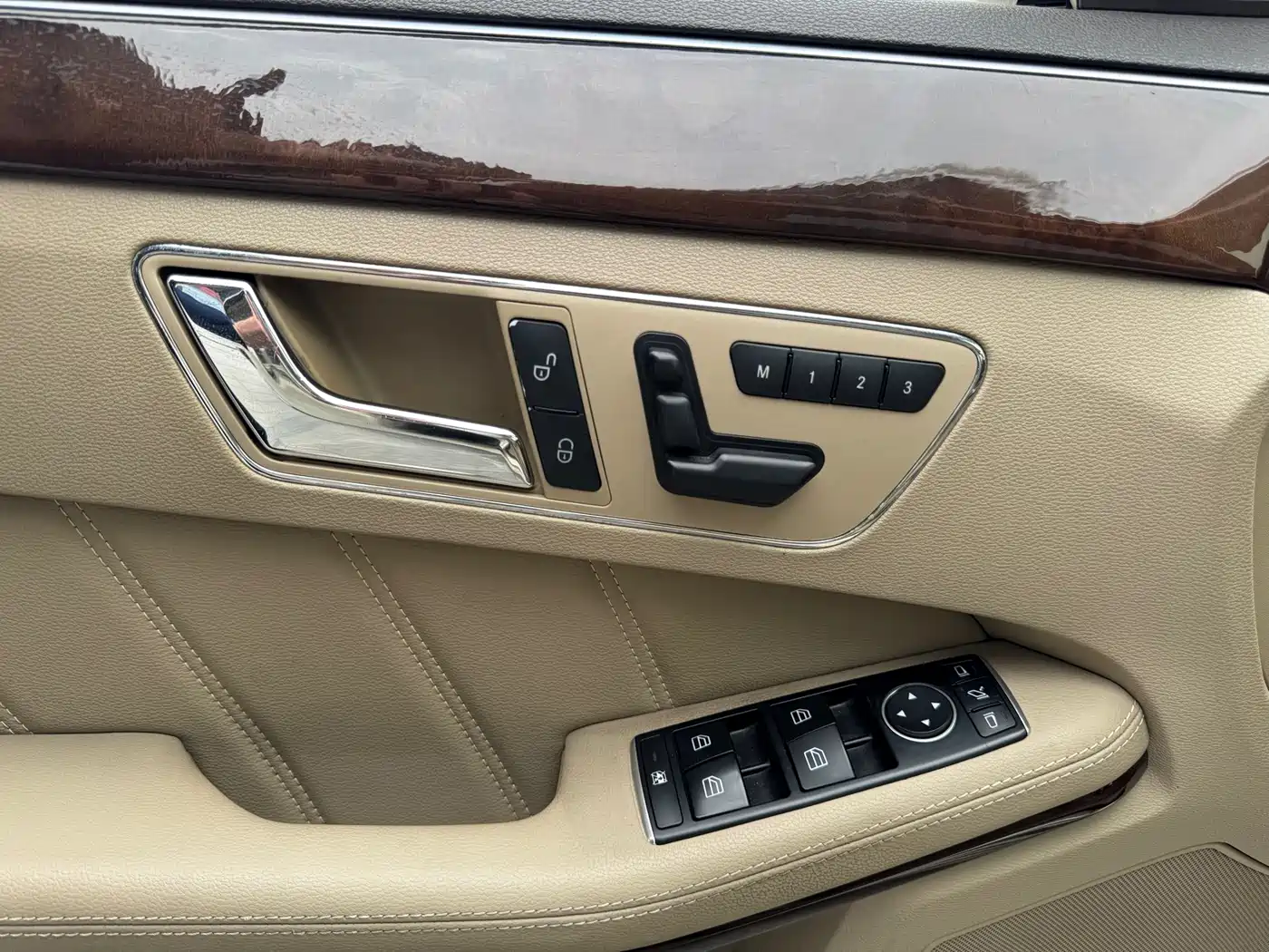 Mercedes-Benz E-Class 2011 E 200 L CGI Elegance фото 18