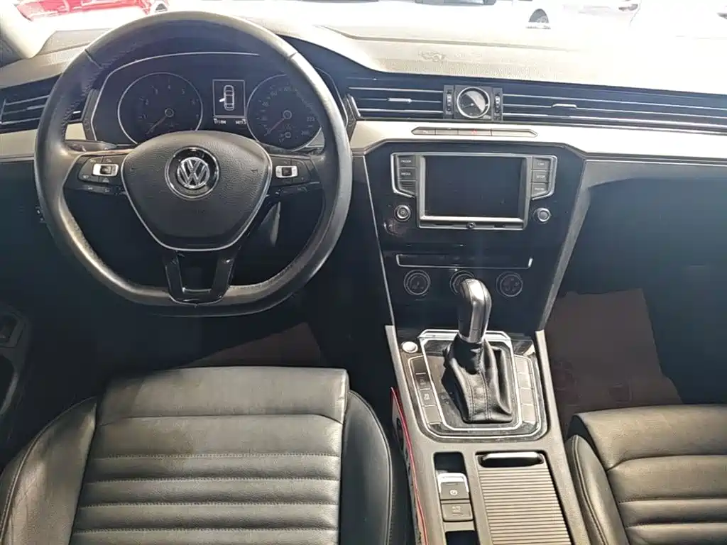 Volkswagen Magotan 2017 330TSI DSG Leading фото 10