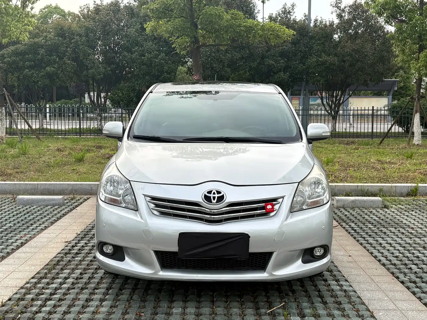 Toyota E'Z 2011 180E CVT Elite Edition фото 2