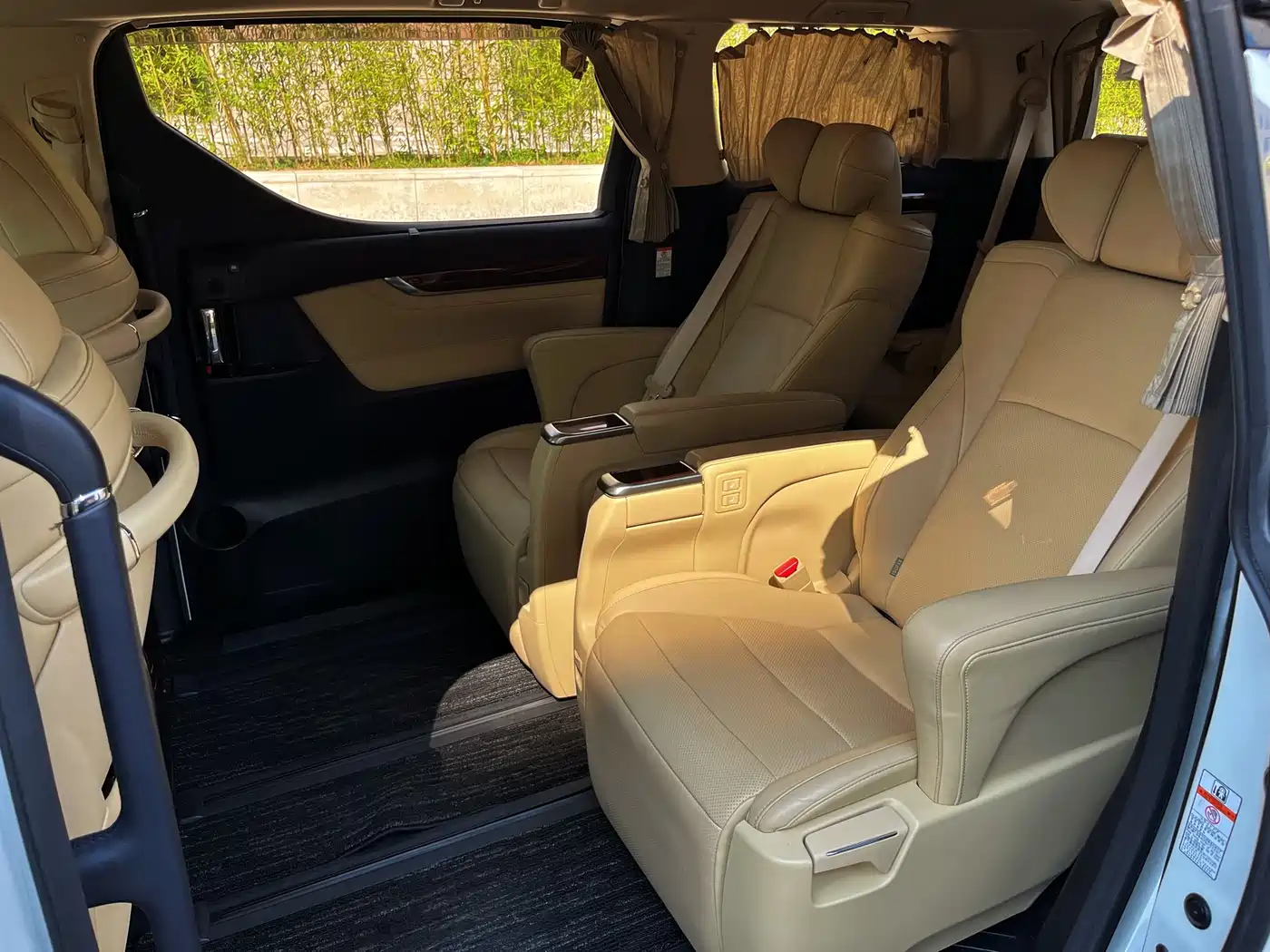 Toyota Alphard 2015 3.5L Luxury Edition фото 11