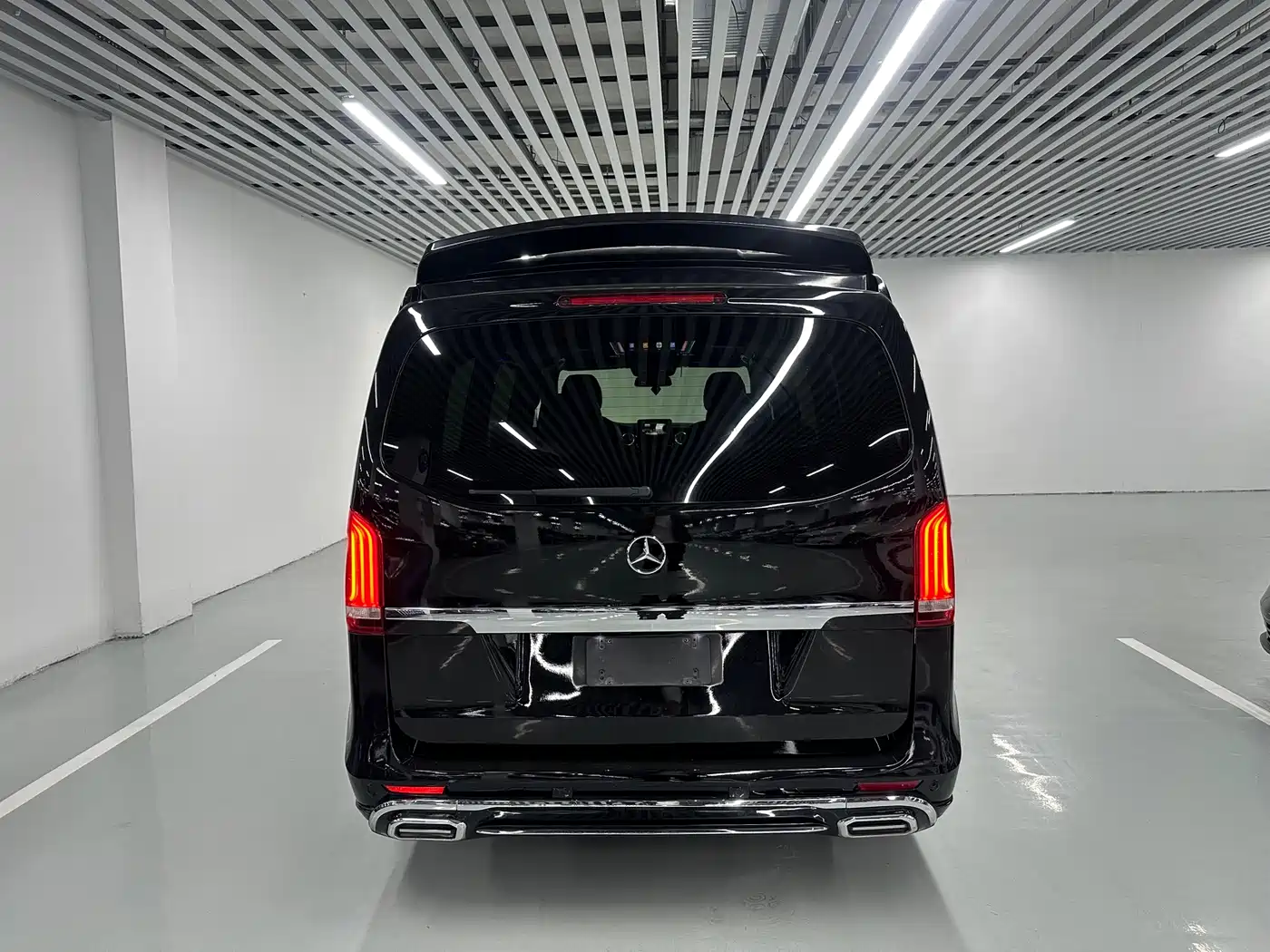 Mercedes-Benz V-Class 2017 Model V 260 L Premium Extended Edition фото 14