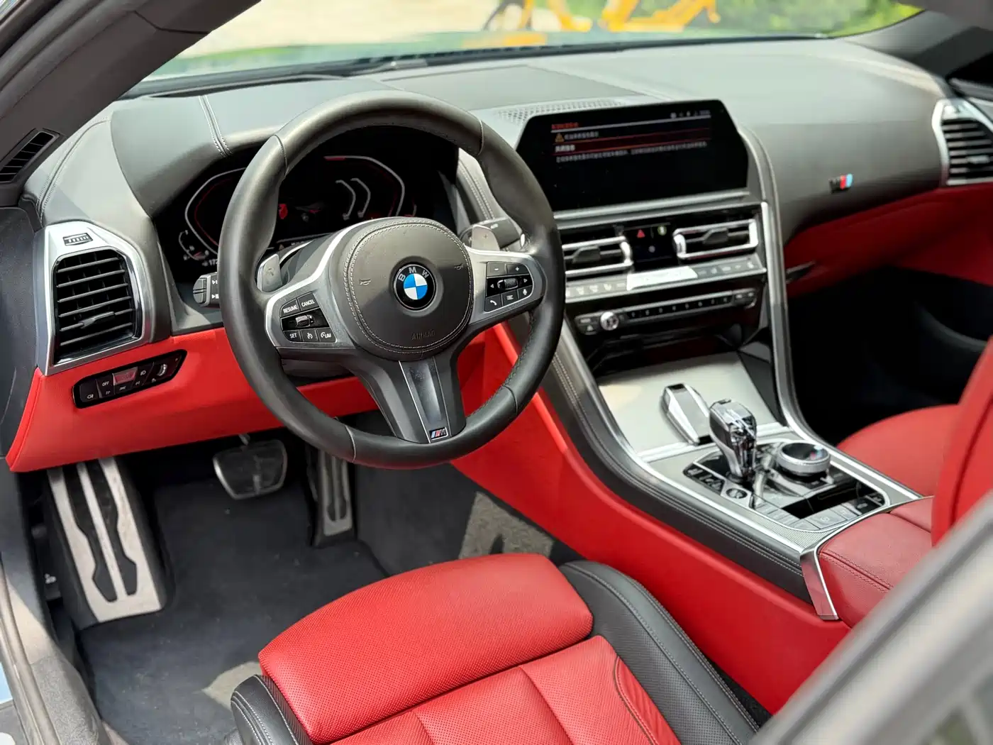 BMW 8 Series 2019 840i Convertible M Sport фото 13