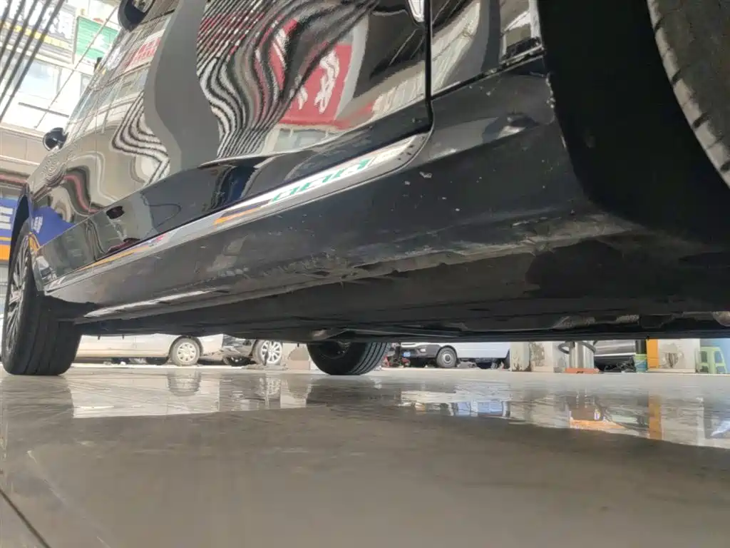 Hongqi H5 2024 2.0T Automatic Smart Connect Flag Smooth Edition фото 21