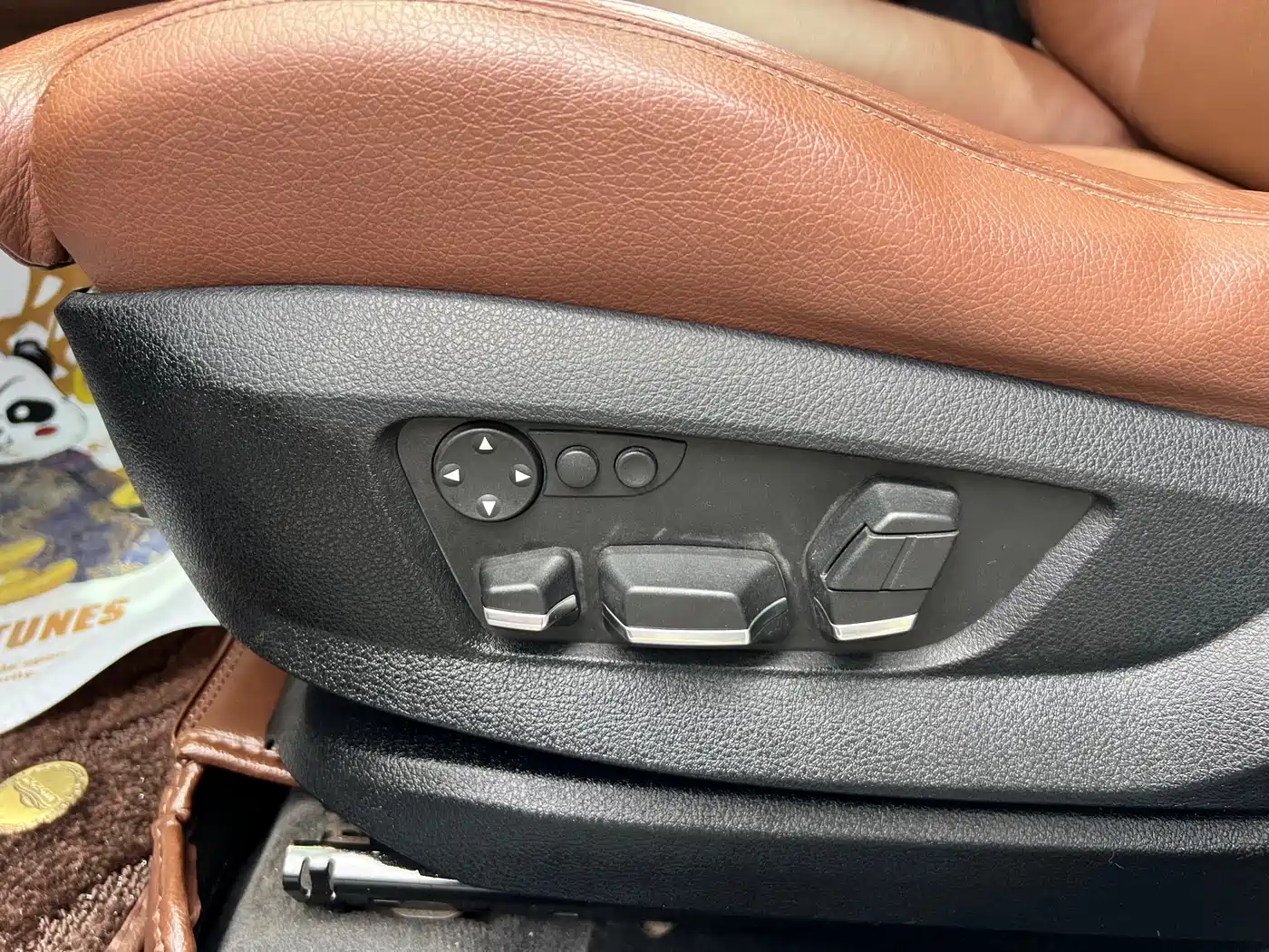 BMW 5 Series GT 2010 535i Leading Model фото 20