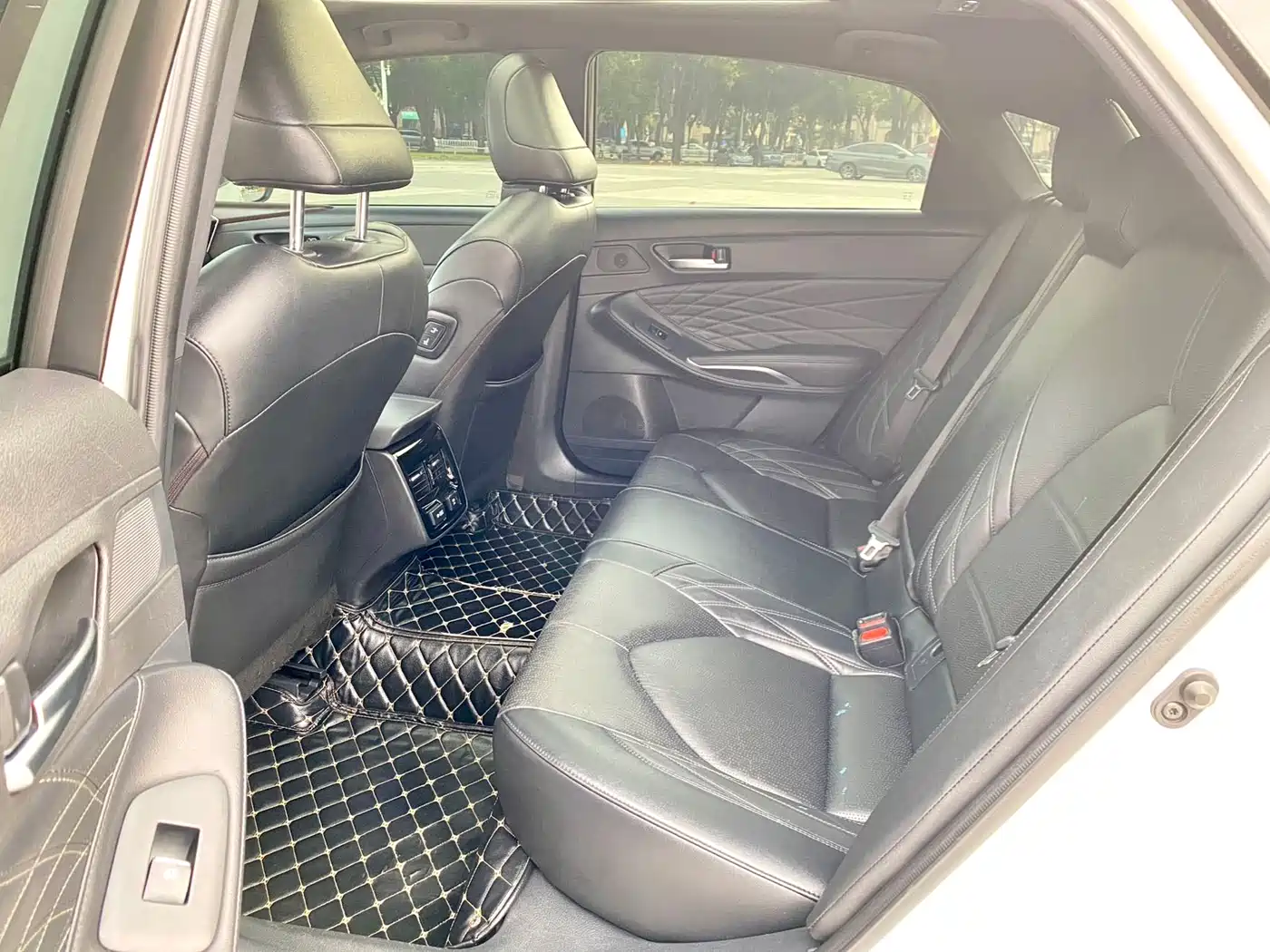 Toyota Avalon 2019 2.5L Touring Premium (China V) фото 6