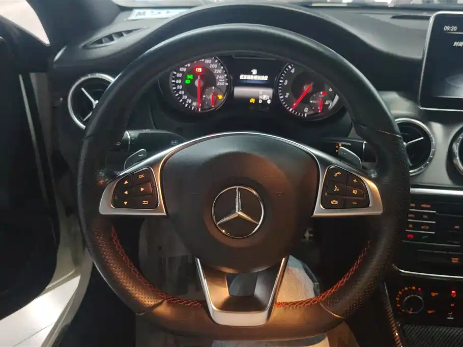Mercedes-Benz CLA (Import) 2016 Facelift CLA 220 4MATIC фото 15